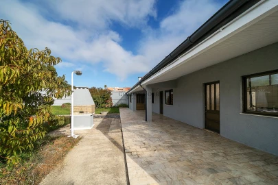 Moradia T7 para Venda em Arcozelo