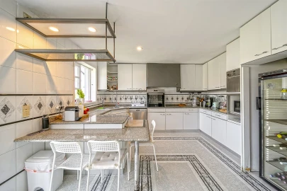 Moradia T7 para Venda em Arcozelo