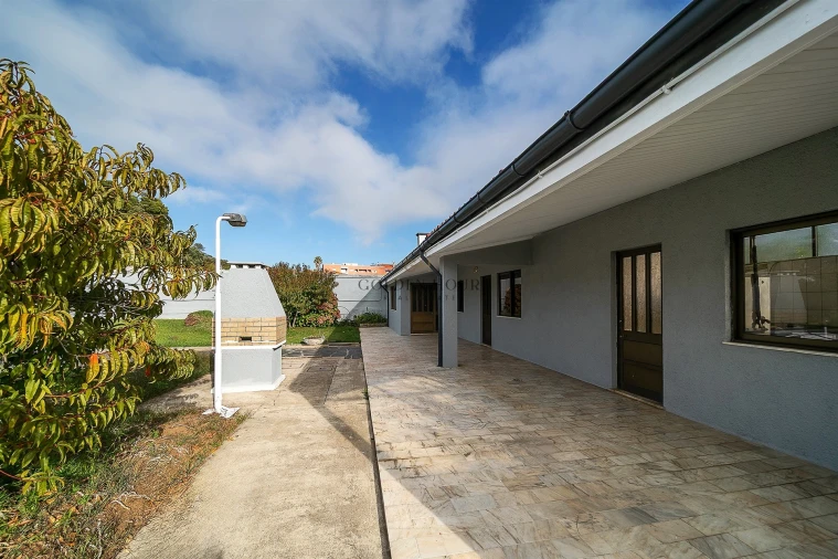 Moradia T7 para Venda em Arcozelo Foto 52