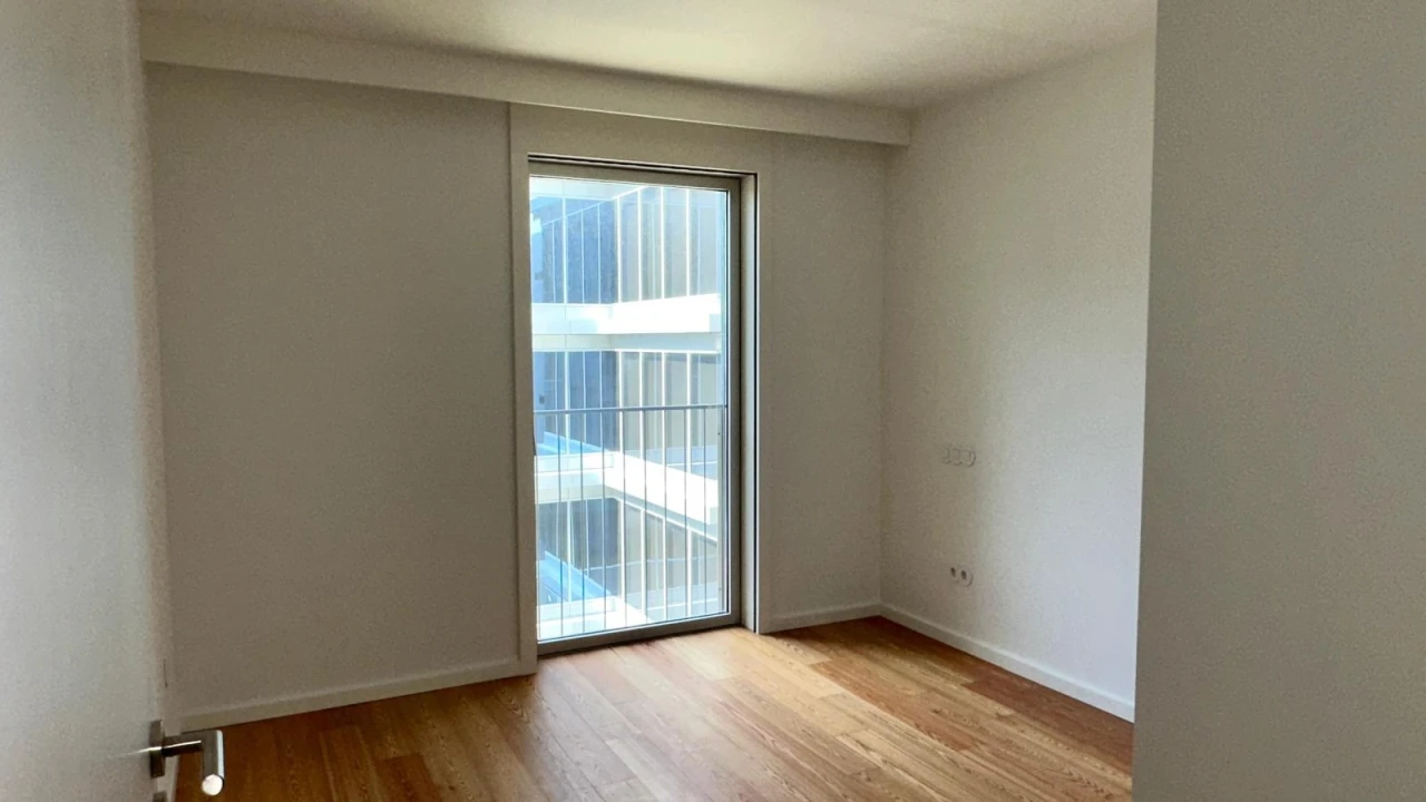 Apartamento T1 para Arrendamento em Canidelo Foto 9