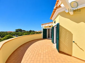 Moradia T4 para Venda em Albufeira e Olhos de Água