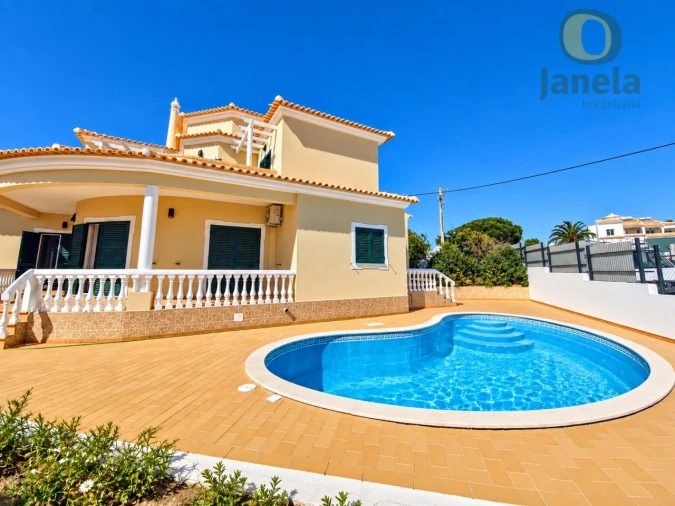 Moradia T4 para Venda em Albufeira e Olhos de Água Foto 2
