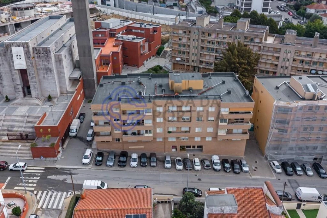 Apartamento T2 para Venda em Mafamude e Vilar do Paraíso Foto 1