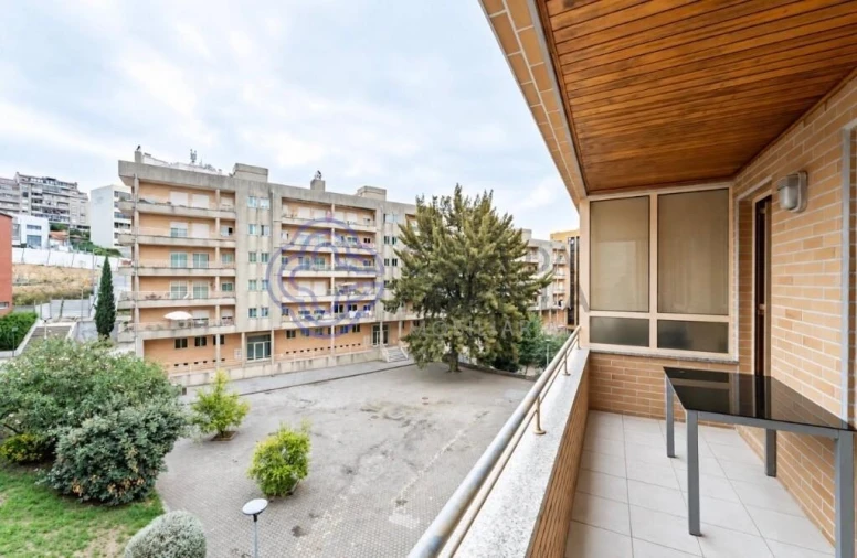Apartamento T2 para Venda em Mafamude e Vilar do Paraíso Foto 7