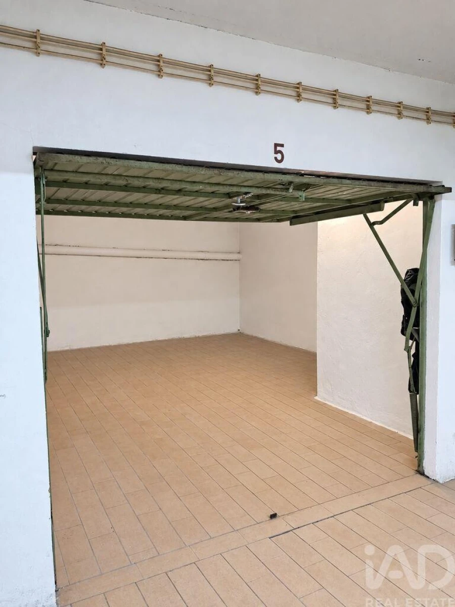 Garagem para Venda em Portimão Foto 3