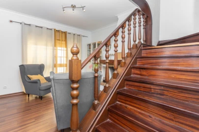 Moradia T4 para Venda em Baixa da Banheira e Vale da Amoreira