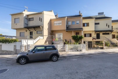 Moradia T4 para Venda em Baixa da Banheira e Vale da Amoreira