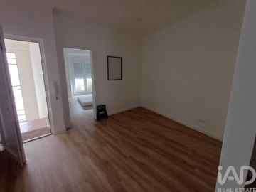 Apartamento T1 para Arrendamento em Penha de França