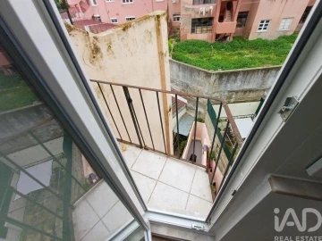 Apartamento T1 para Arrendamento em Penha de França