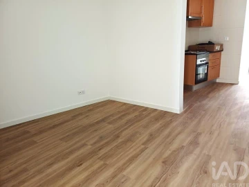 Apartamento T1 para Arrendamento em Penha de França