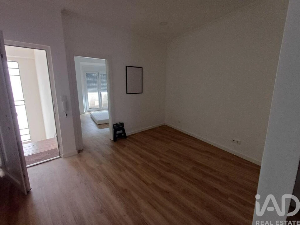 Apartamento T1 para Arrendamento em Penha de França Foto 6