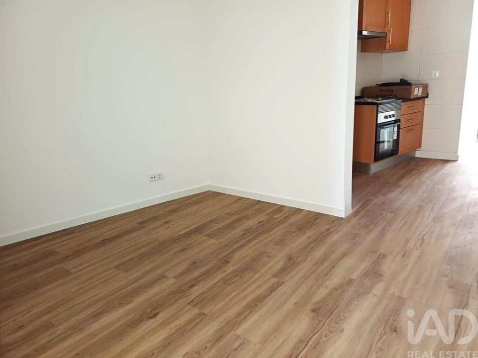 Apartamento T1 para Arrendamento em Penha de França Foto 7