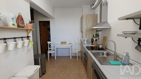 Apartamento T3 para Venda em Santa Iria de Azoia, São João da Talha e Bobadela