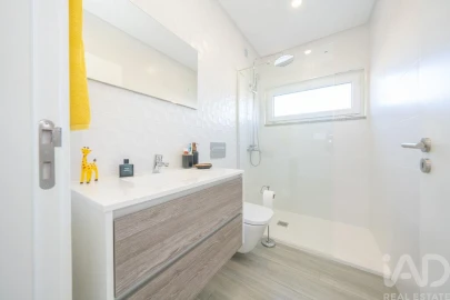 Moradia T4 para Venda em Fernao Ferro