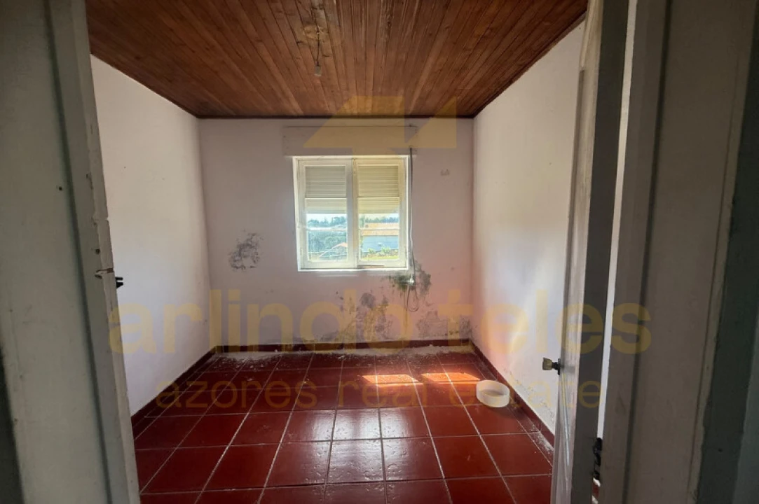 Moradia T4 para Venda em Terra Chã Foto 5
