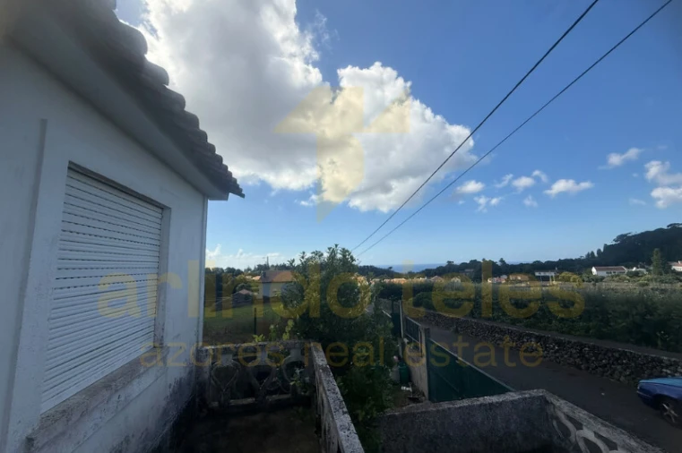 Moradia T4 para Venda em Terra Chã Foto 2