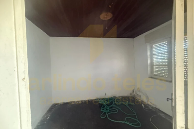 Moradia T4 para Venda em Terra Chã Foto 8