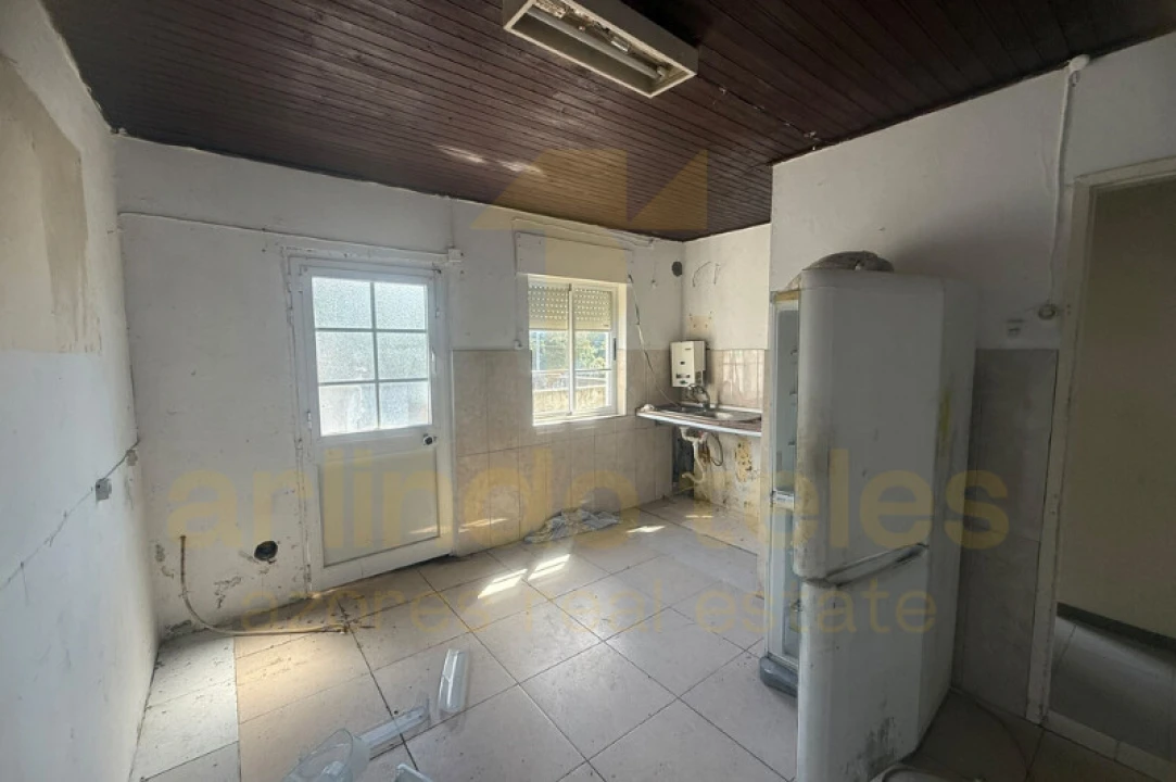 Moradia T4 para Venda em Terra Chã Foto 10