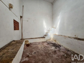 Moradia T2 para Venda em Loule (São Sebastião)