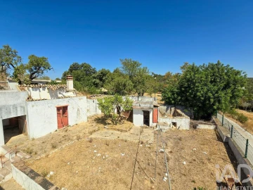 Moradia T2 para Venda em Loule (São Sebastião)