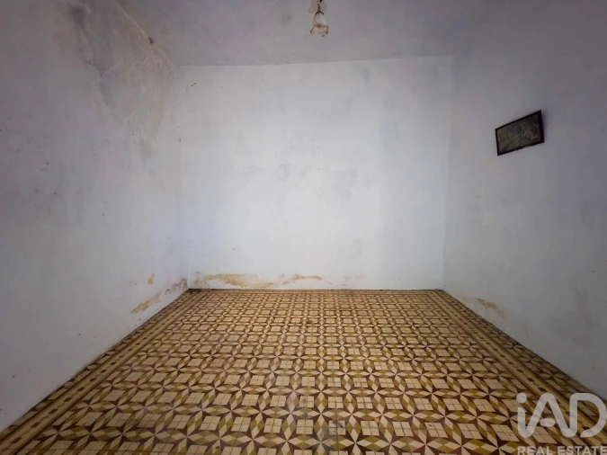 Moradia T2 para Venda em Loule (São Sebastião) Foto 3