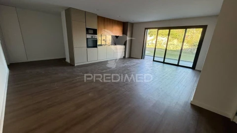 Apartamento T3 para Venda em Ferreiros e Gondizalves