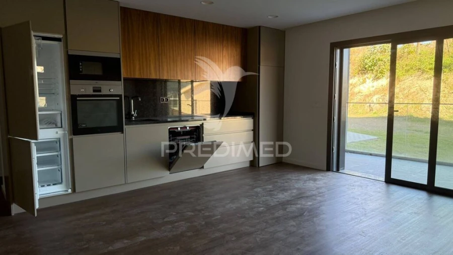 Apartamento T3 para Venda em Ferreiros e Gondizalves Foto 2
