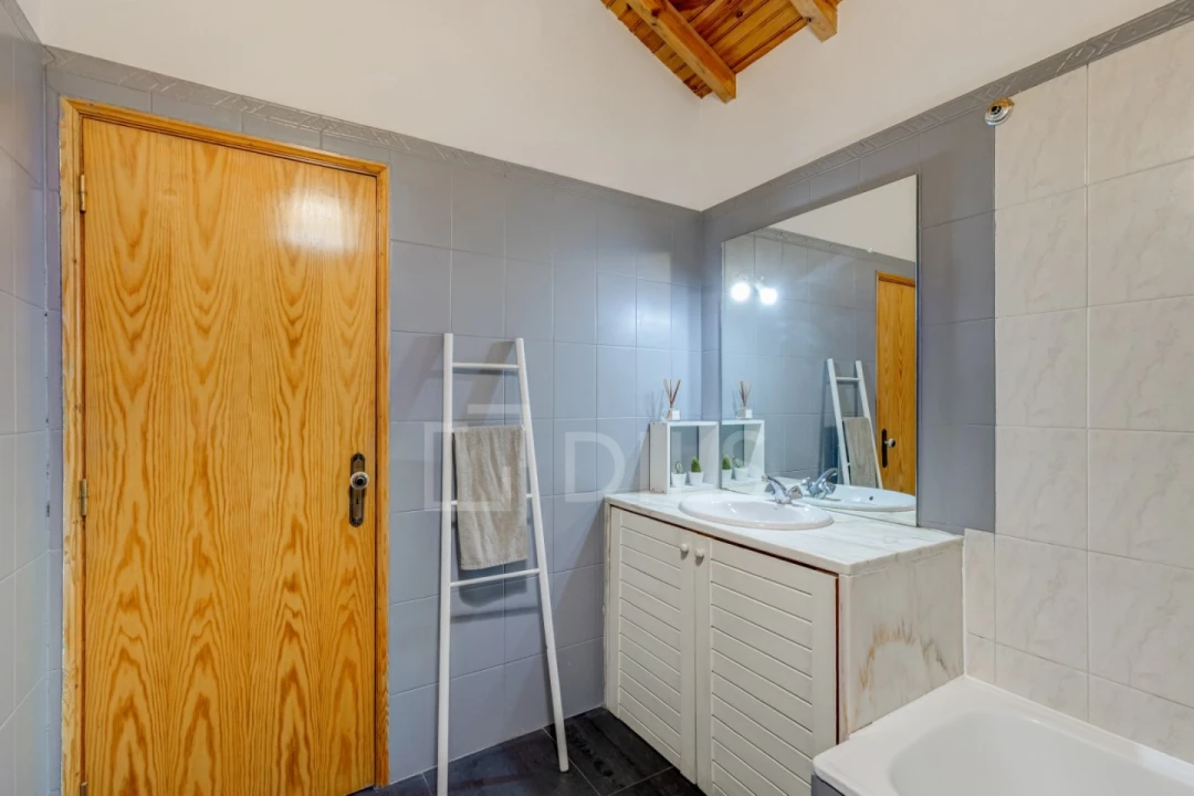 Apartamento T2 para Venda em Campo de Ourique Foto 25