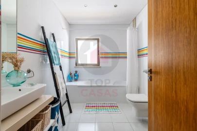 Moradia T5 para Venda em Nadadouro