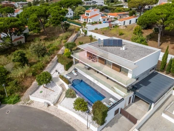 Moradia T5 para Venda em Nadadouro