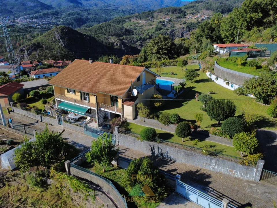 Moradia T5 para Venda em Lindoso Foto 15