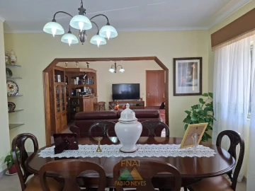 Moradia T5 para Venda em Lindoso