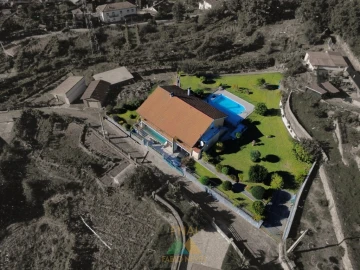 Moradia T5 para Venda em Lindoso