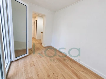Apartamento T2 para Venda em Baixa da Banheira e Vale da Amoreira