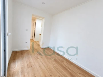 Apartamento T2 para Venda em Baixa da Banheira e Vale da Amoreira