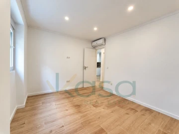 Apartamento T2 para Venda em Baixa da Banheira e Vale da Amoreira