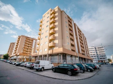 Apartamento T2 para Venda em Vila Nova de Famalicão e Calendário
