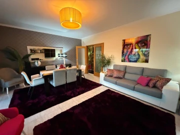 Apartamento T2 para Venda em Vila Nova de Famalicão e Calendário