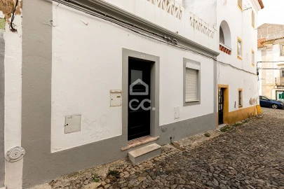 Moradia T3 para Arrendamento em Évora (São Mamede, Sé, São Pedro e Santo Antão)