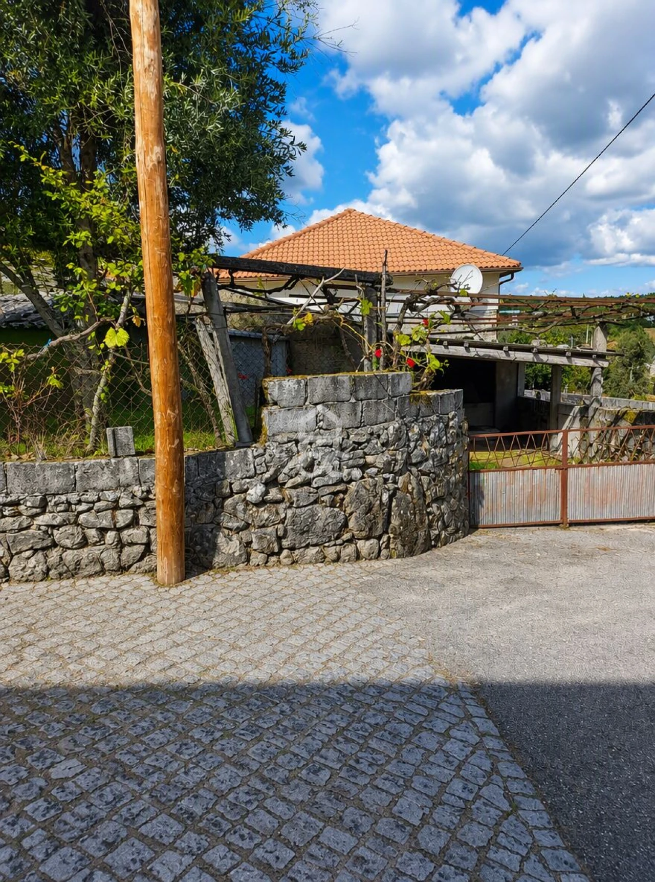 Moradia T3 para Venda em Calde Foto 3