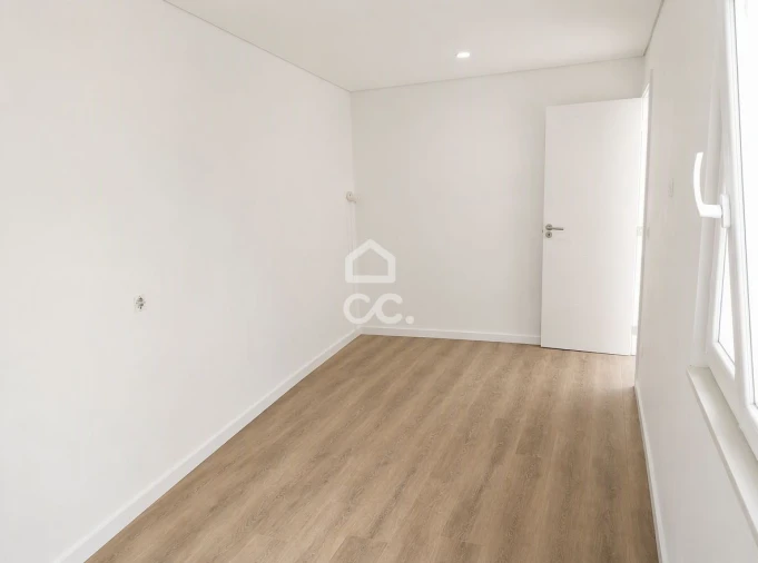 Moradia T3 para Venda em Santa Marinha e São Pedro da Afurada Foto 18