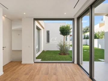 Moradia T5 para Venda em Loule (São Clemente)