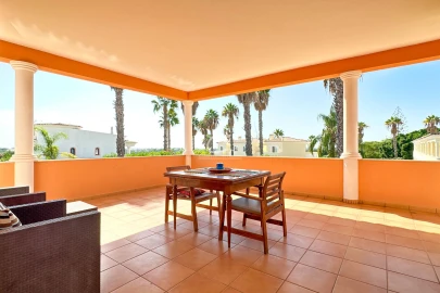 Moradia T4 para Venda em Loule (São Clemente)