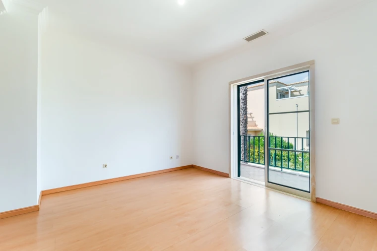 Apartamento T2 para Venda em Quarteira Foto 22