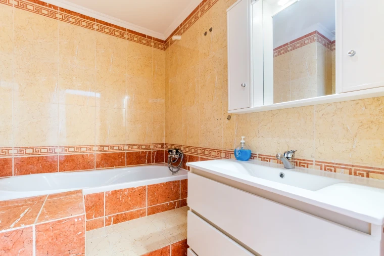 Apartamento T2 para Venda em Quarteira Foto 23