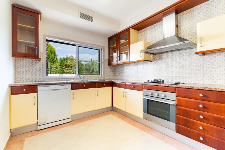 Apartamento T2 para Venda em Quarteira Foto 3