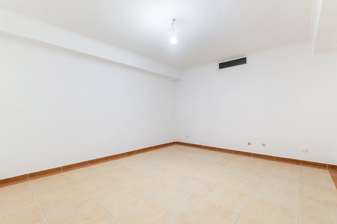 Apartamento T2 para Venda em Quarteira Foto 30