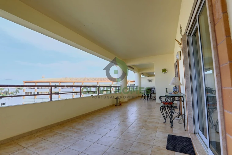 Apartamento T3 para Venda em Quarteira Foto 14