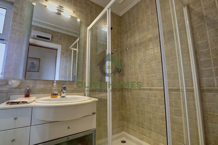 Apartamento T3 para Venda em Quarteira Foto 31