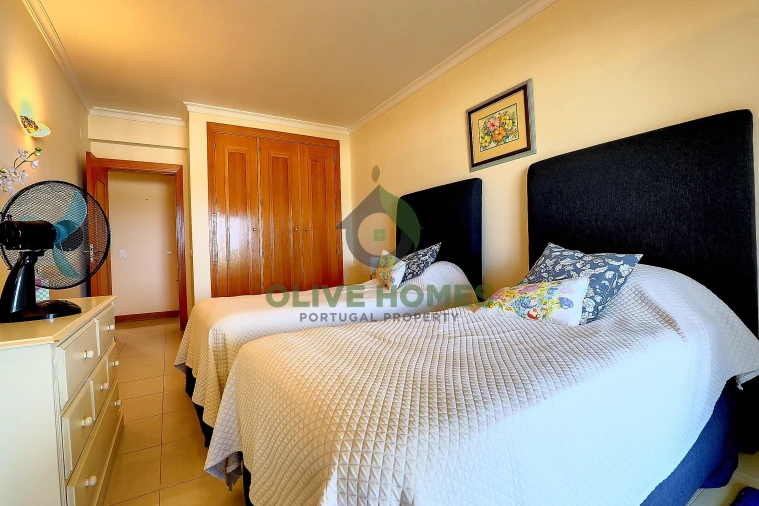 Apartamento T3 para Venda em Quarteira Foto 5